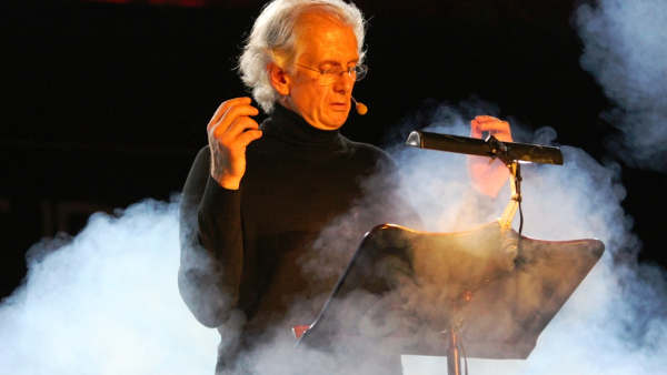 Finazzer Flory contro la società indifferente