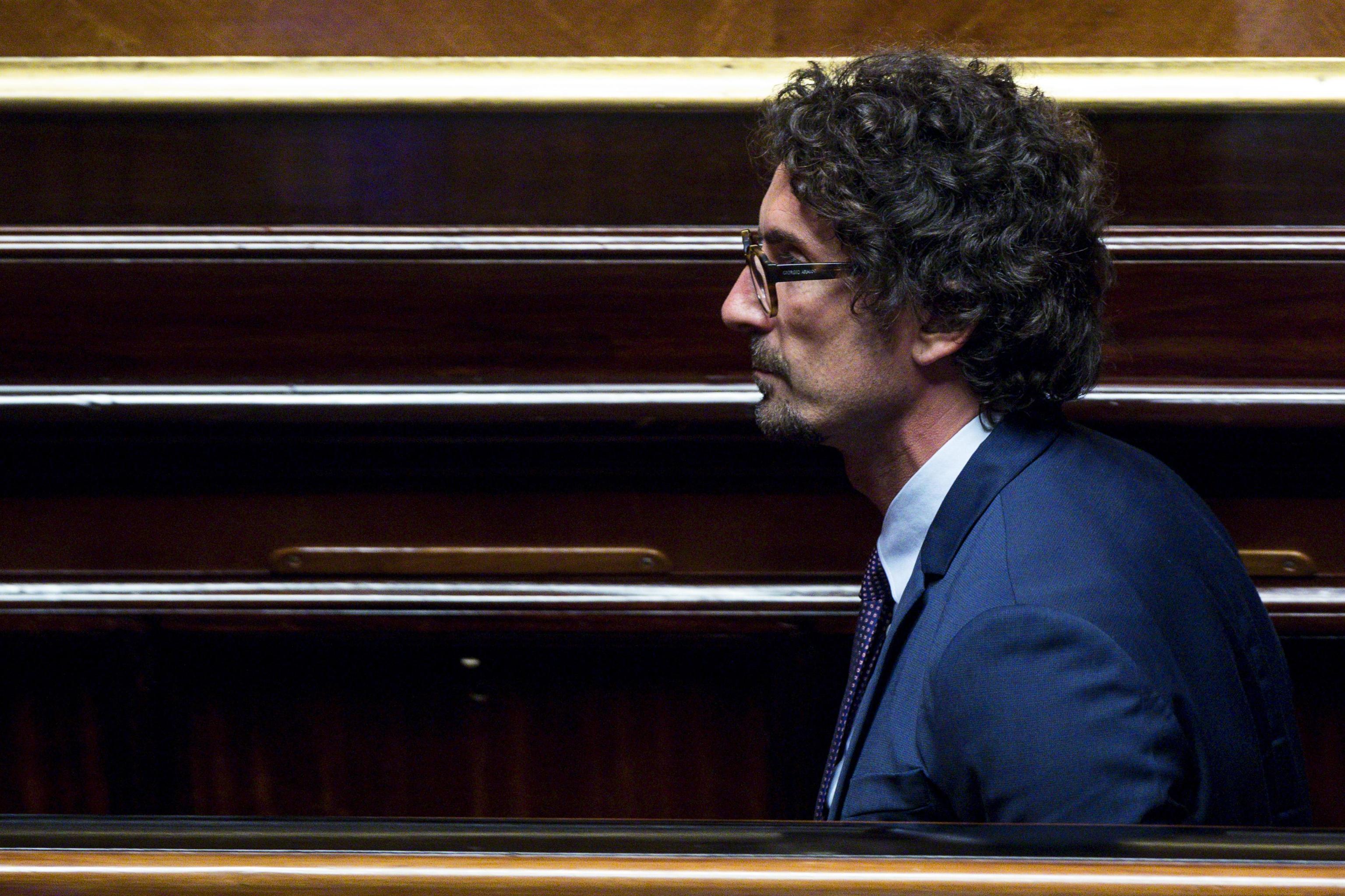 “Abbiamo perfino lavorato”: inno al nulla di Toninelli