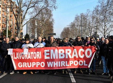 Ex Embraco, avviati licenziamenti per 400 operai
