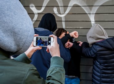 Cyberbullismo e proposte per un’identità digitale dei giovani