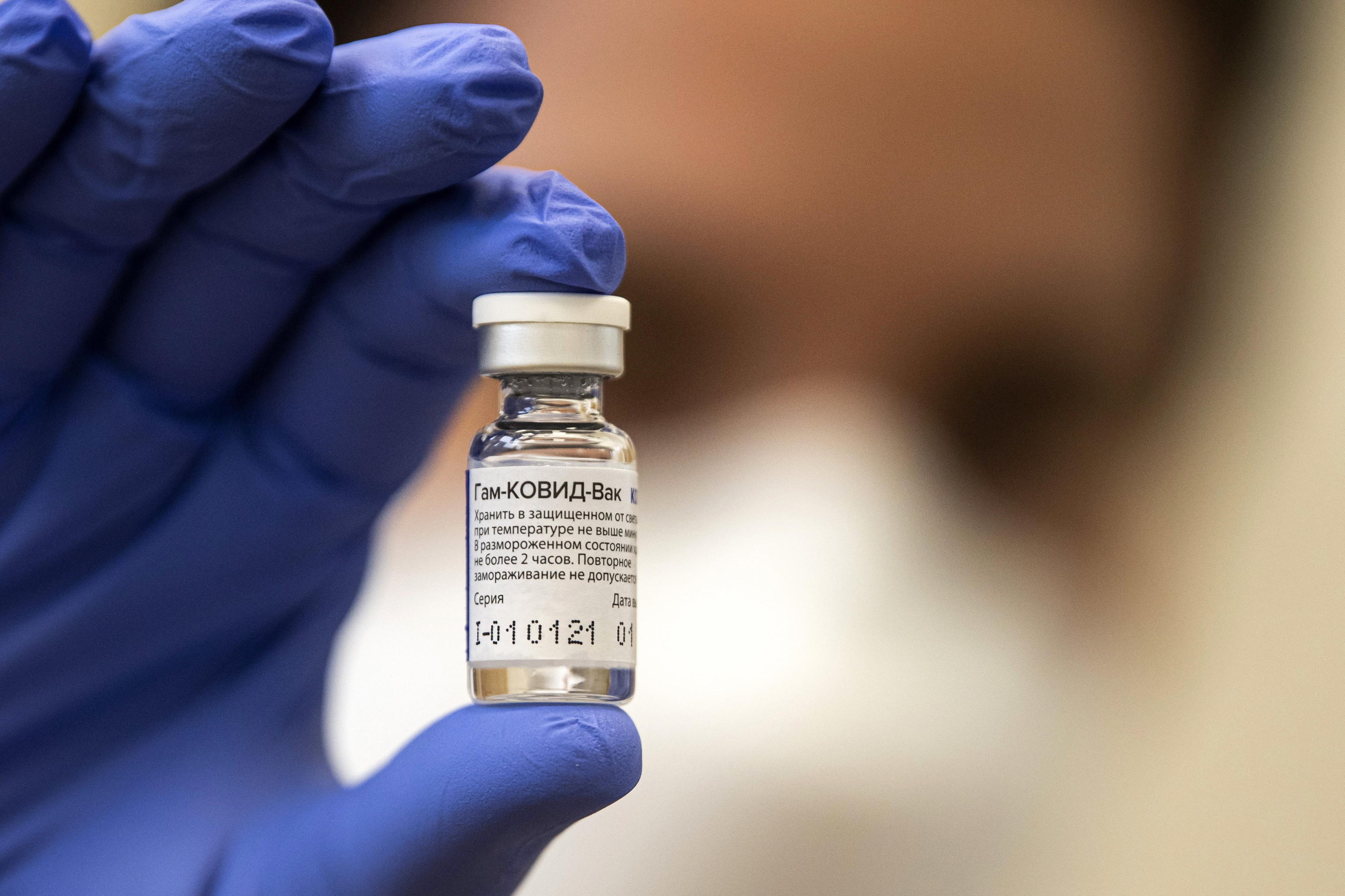 Vaccini: l’Ema valuta Sputnik V