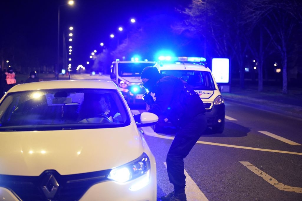 La guerra contro la polizia in Francia