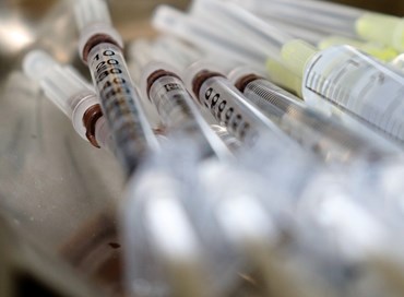 Quanti morti ci vogliono per bloccare le vaccinazioni?