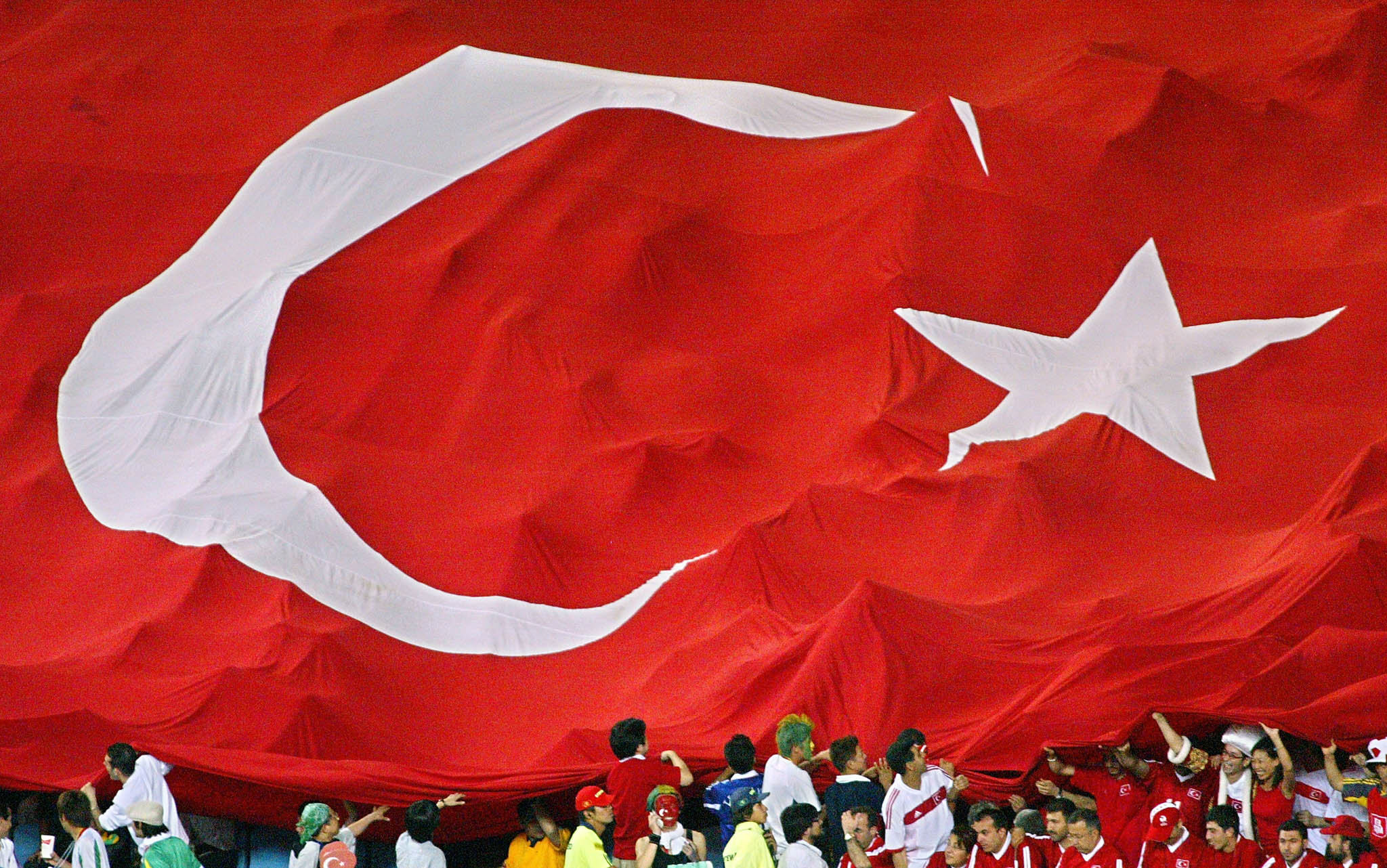 La democratura: mamma li turchi!