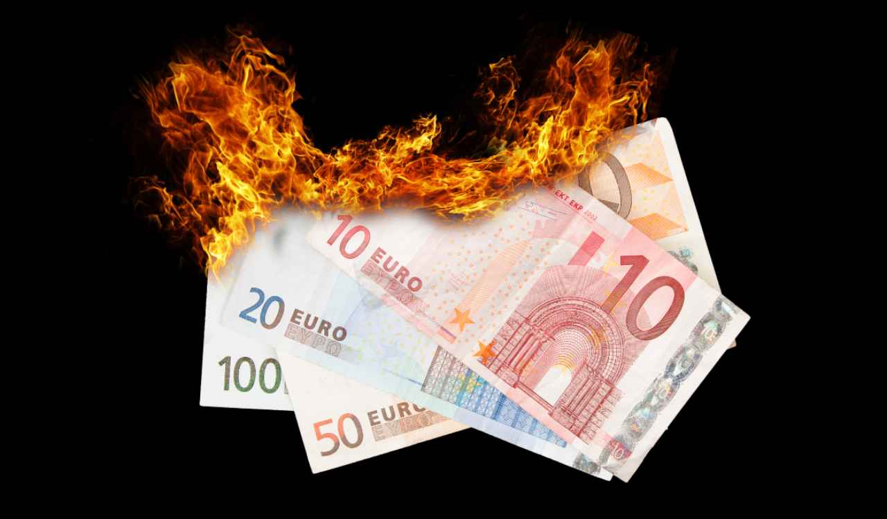 Falò del risparmio: chiusura dei conti correnti