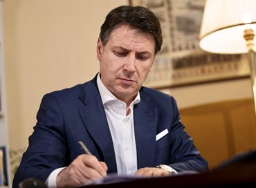 Conte: giravolte, grattacapi e… lo Stretto
