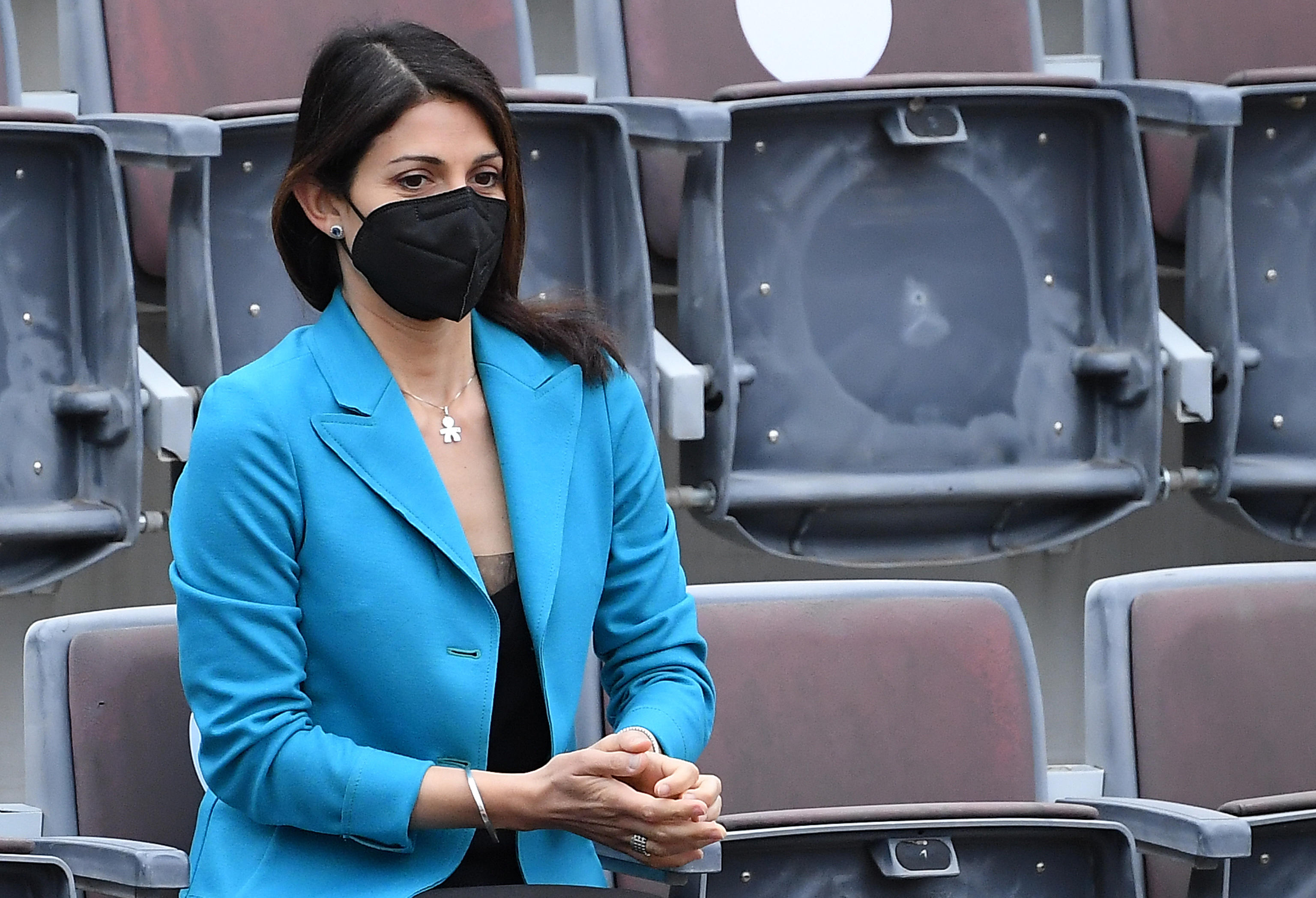 Indecisione Raggi (video)