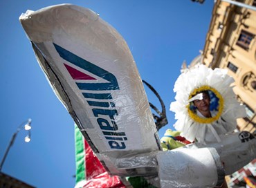 Alitalia: pagato il 50 per cento degli stipendi