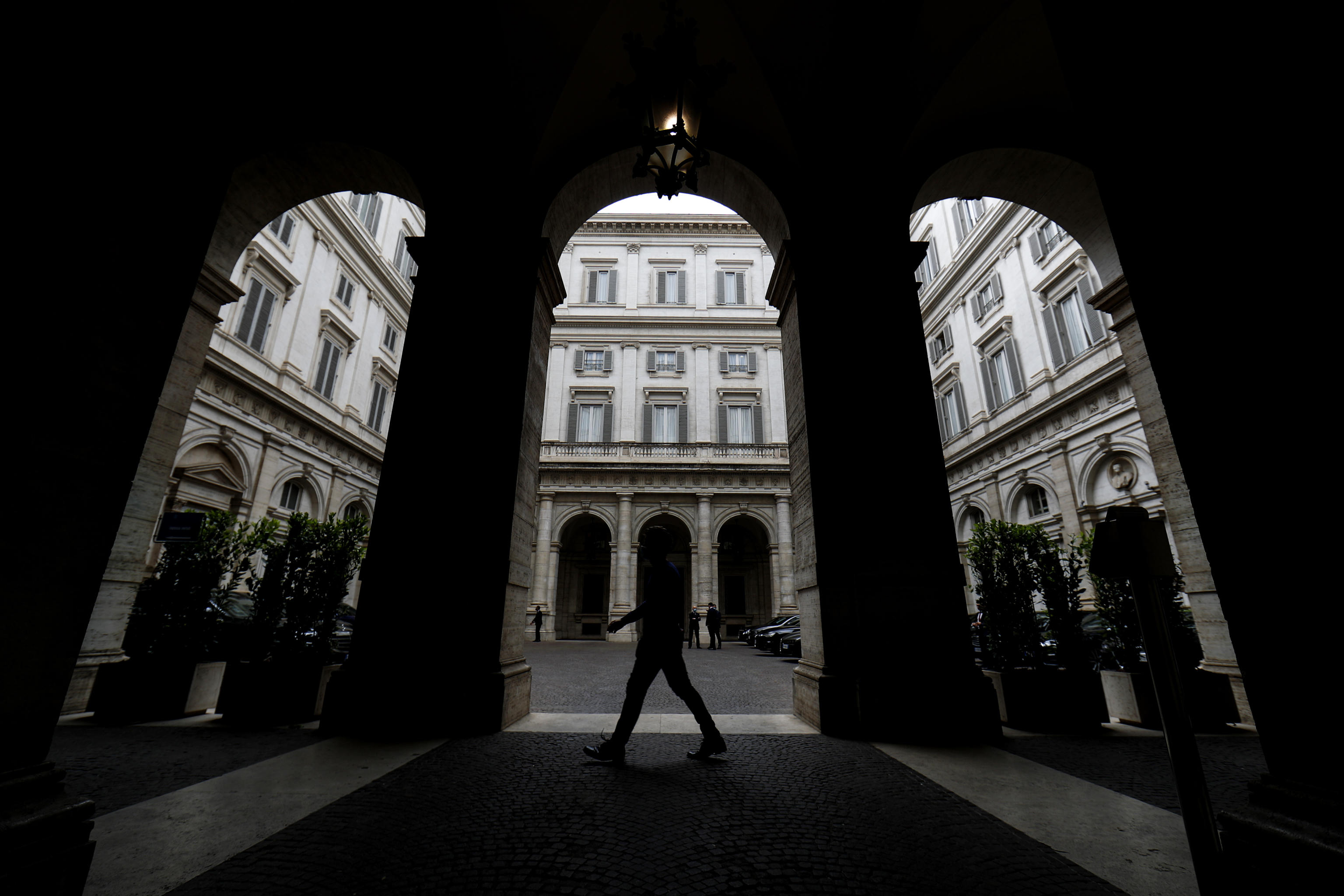 Bankitalia: ad aprile nuovo debito record