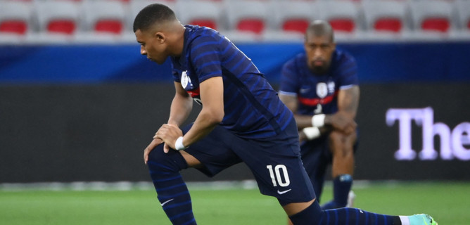 Per favore Azzurri: non inginocchiatevi!