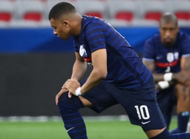 Per favore Azzurri: non inginocchiatevi!