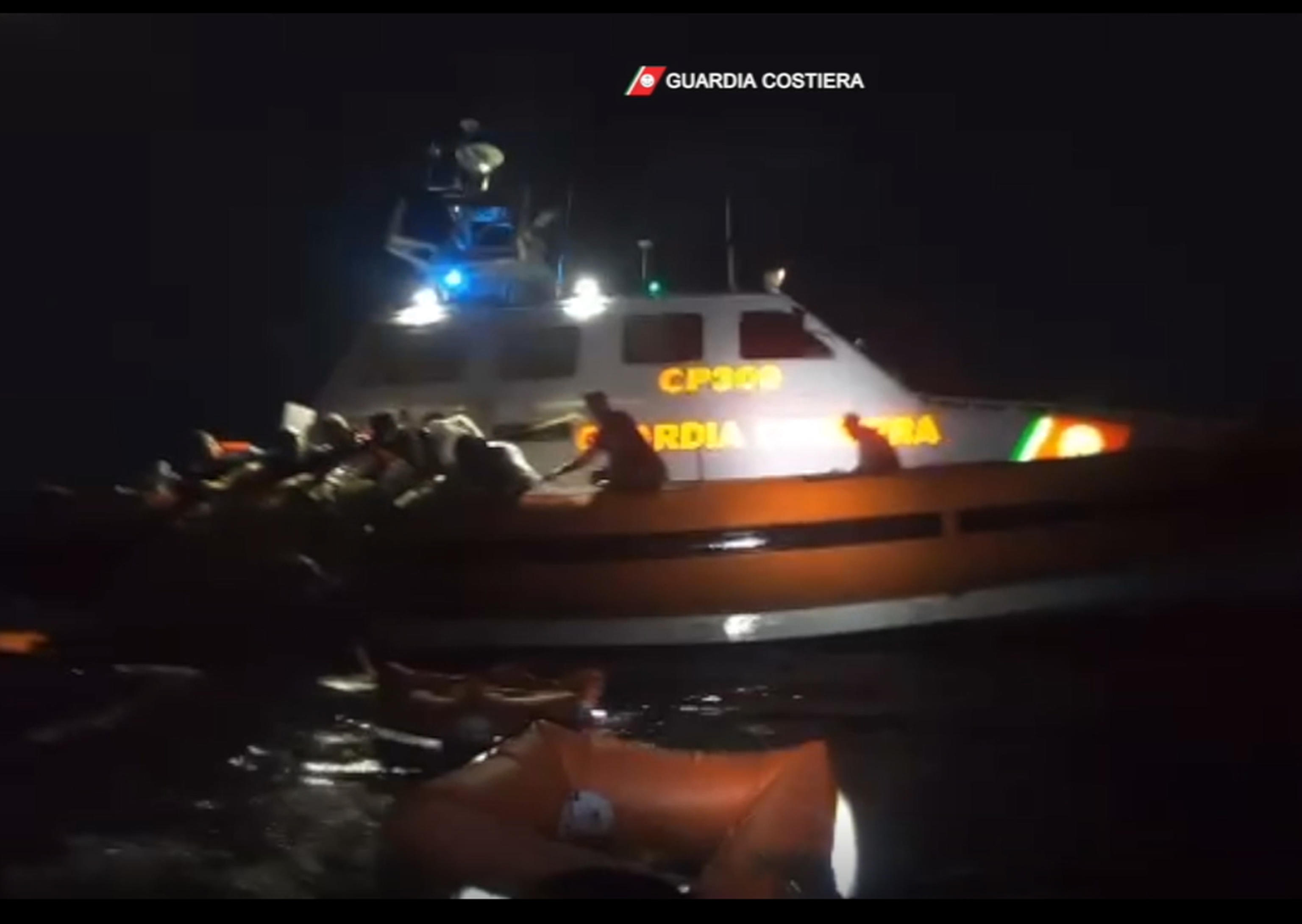 Nuova tragedia a largo di Lampedusa, morti e dispersi 