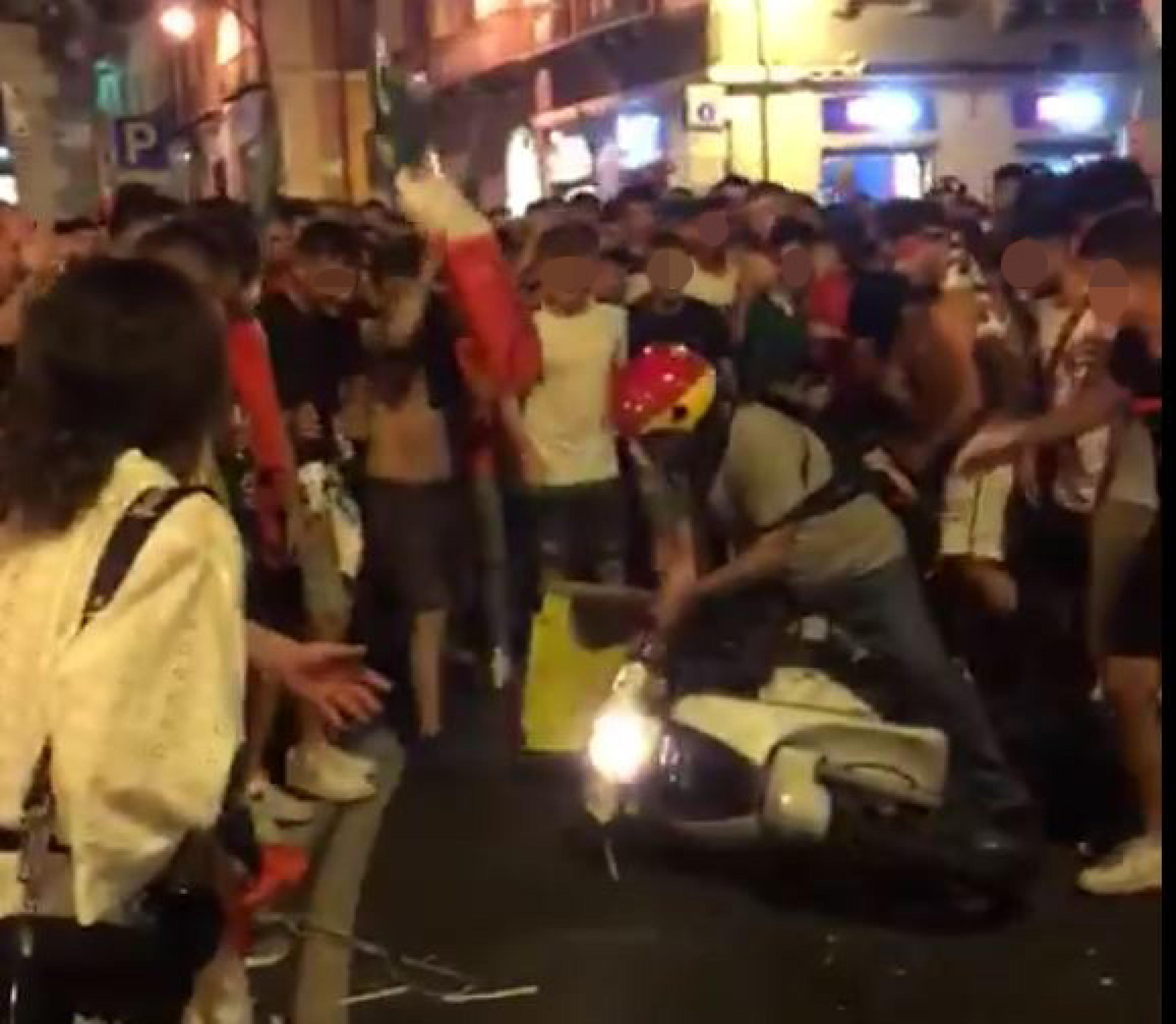 Schiaffi al rider: la festa dell’idiozia