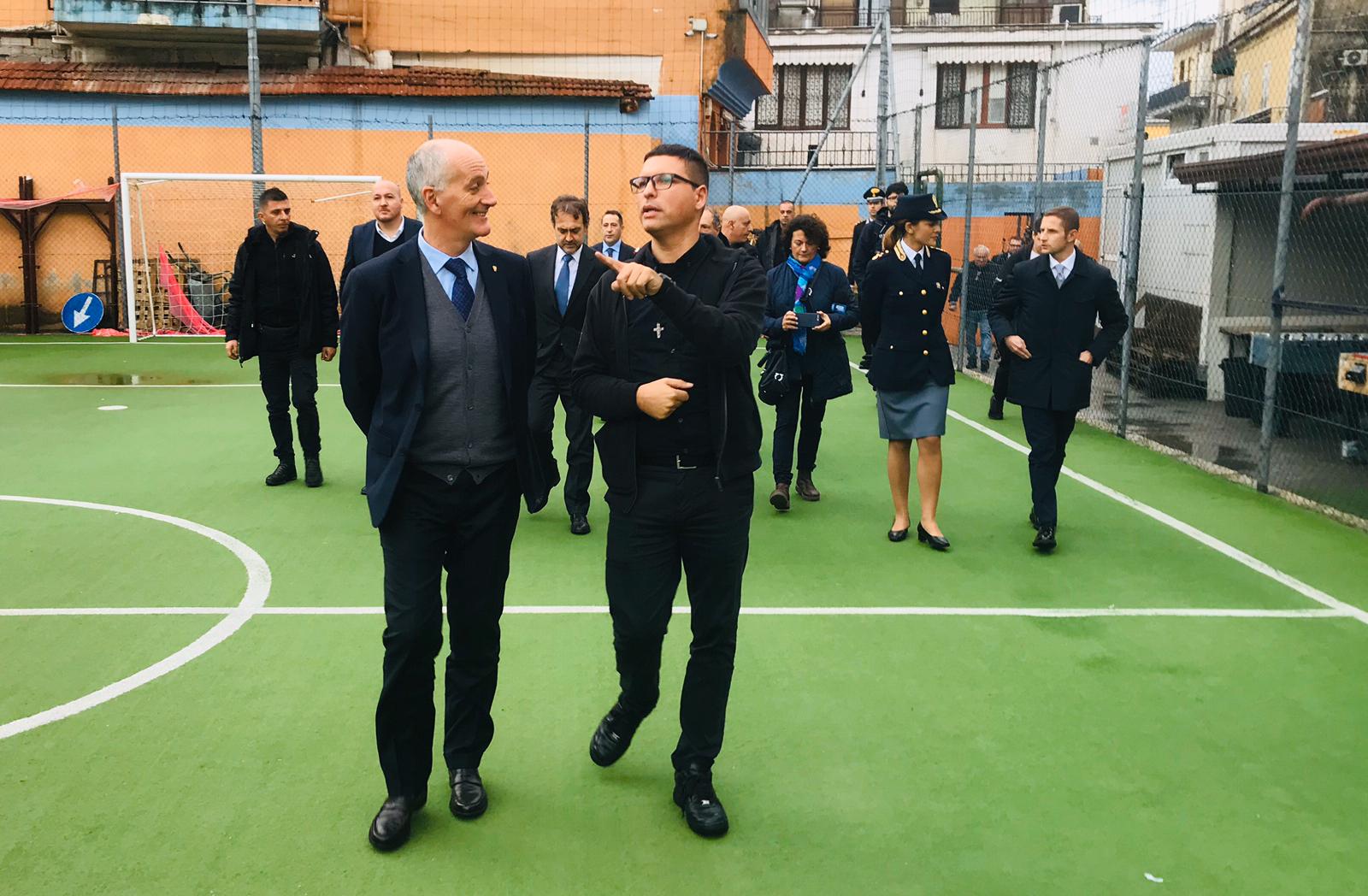 Don Luigi Merola, quando la Chiesa è trincea anticamorra 