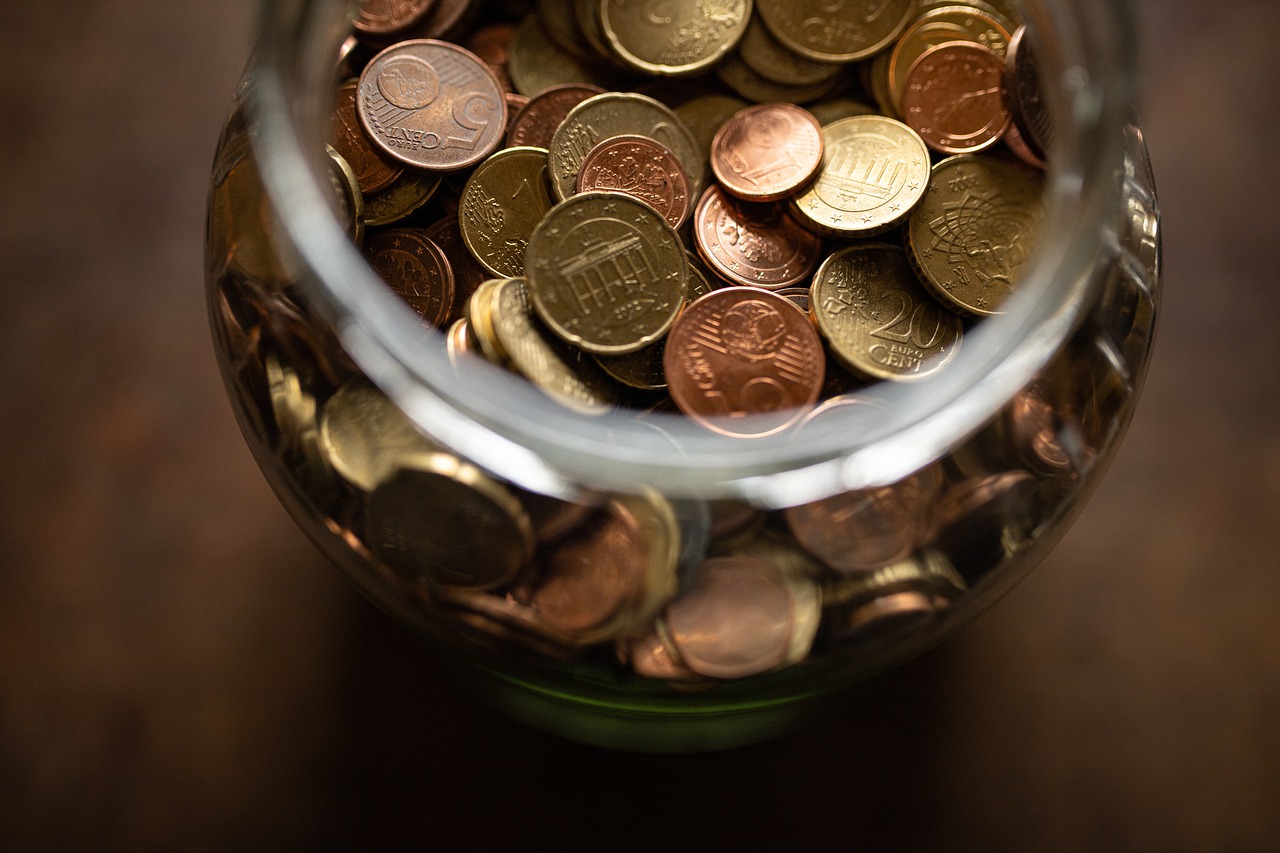 Istat: calano i consumi e italiani “formichine”