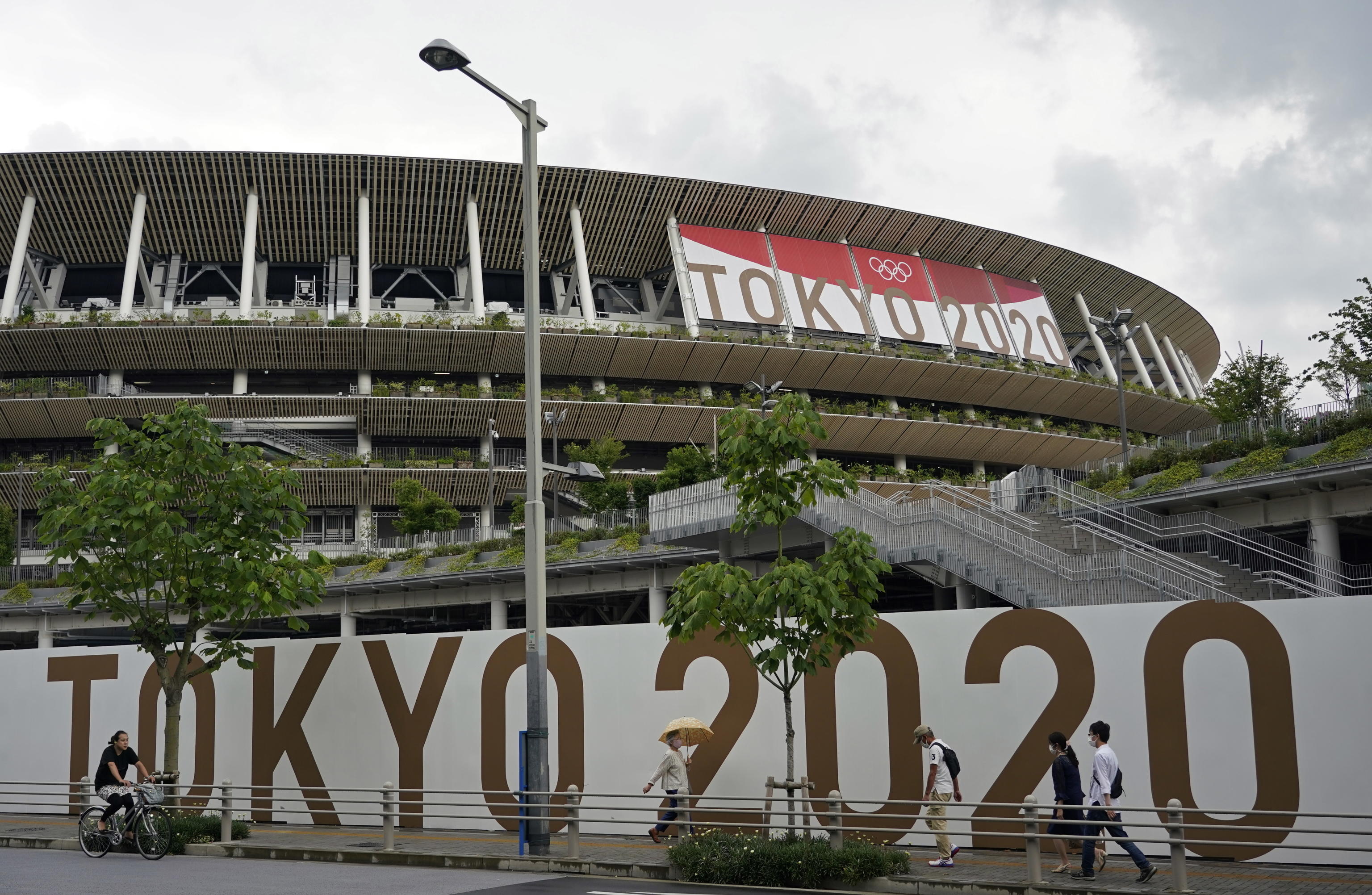 Tokyo 2020: meno vaccini, più misure draconiane