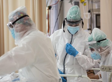 Il Covid torna a crescere: per Gimbe è la quarta ondata