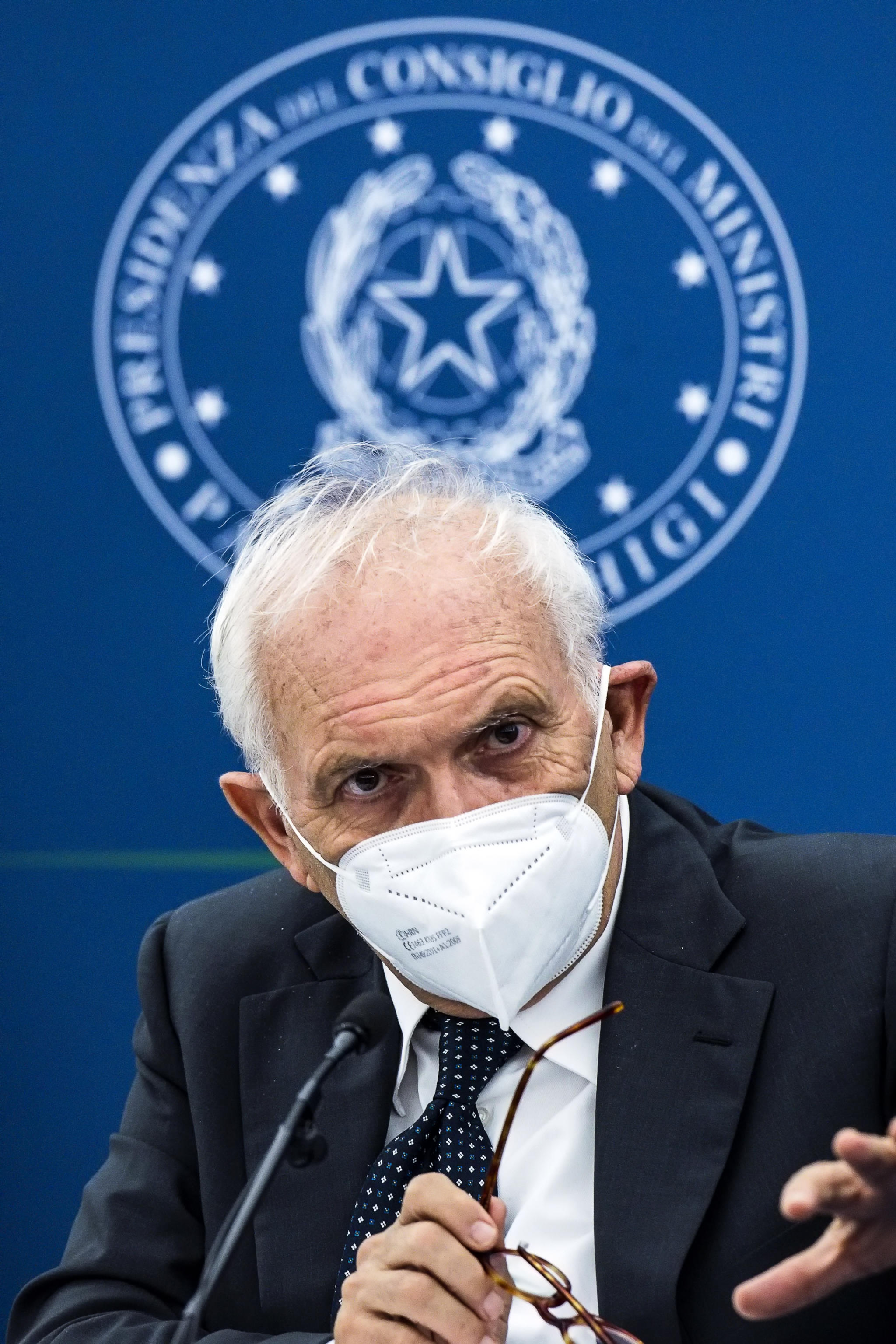 Dal Piano scuola a nuove aule, 2 miliardi per settembre