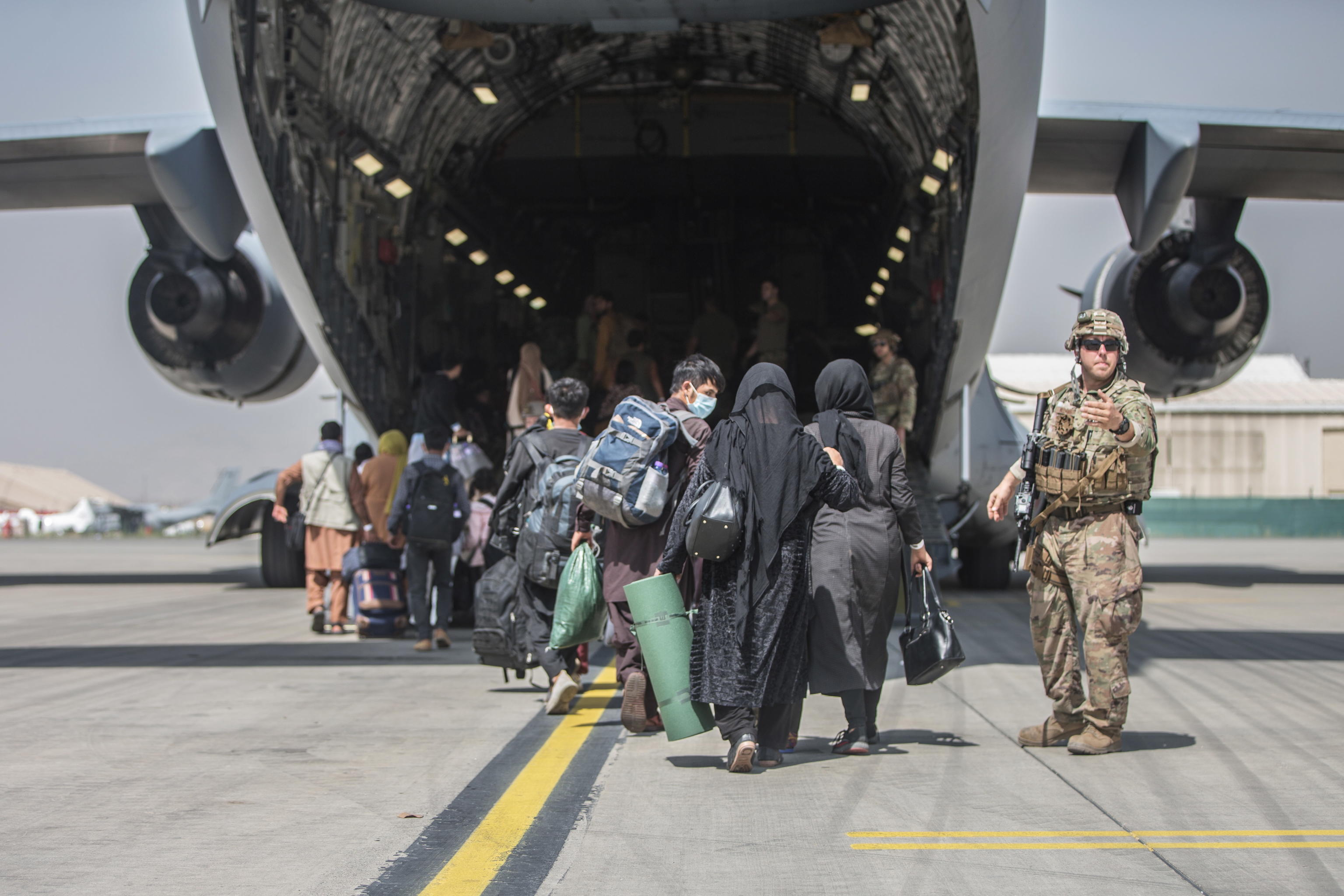 Fuga da Kabul: allarme per gli attacchi dell’Isis 