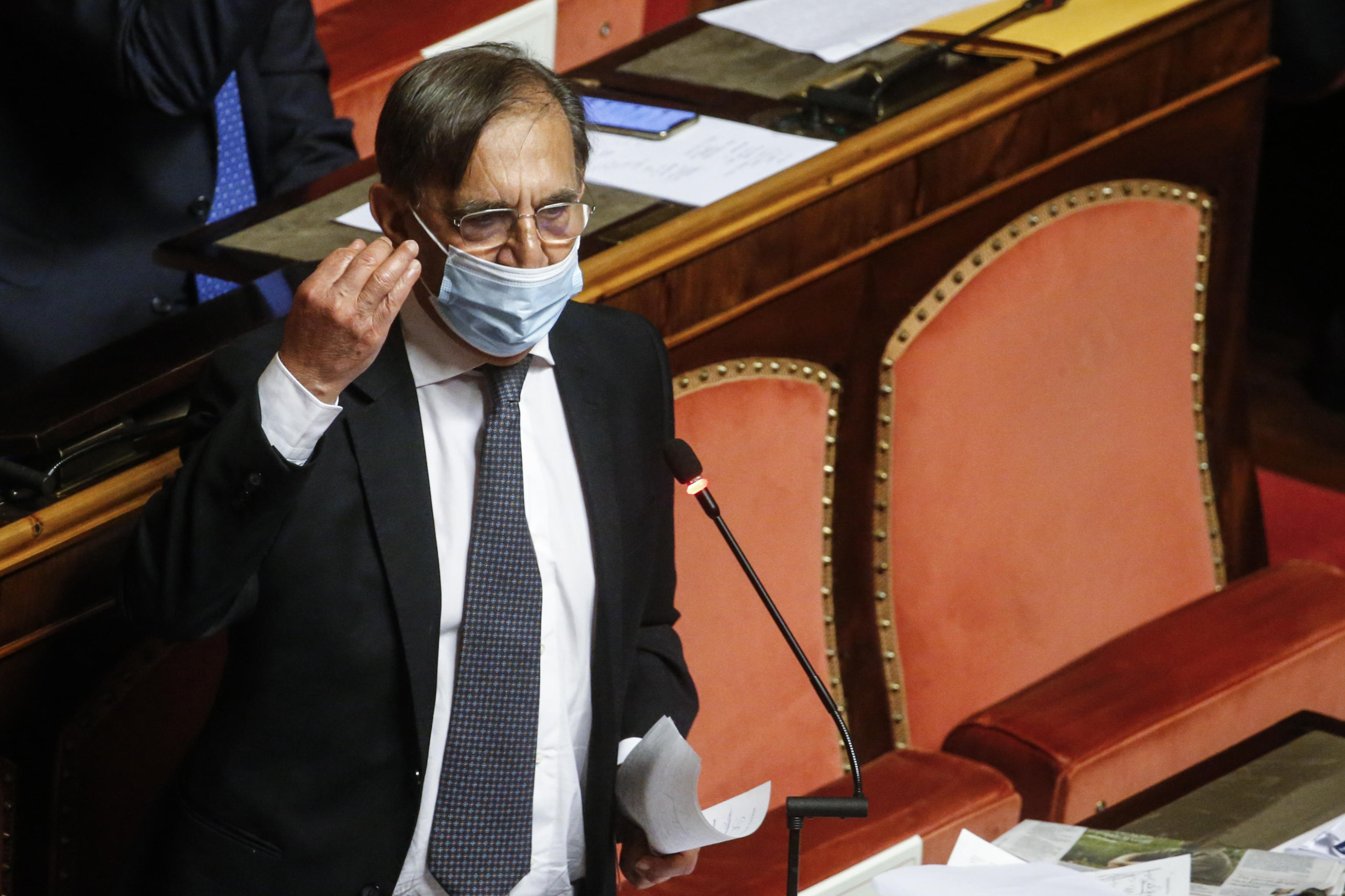 La Russa smonta il terrorismo di Crisanti