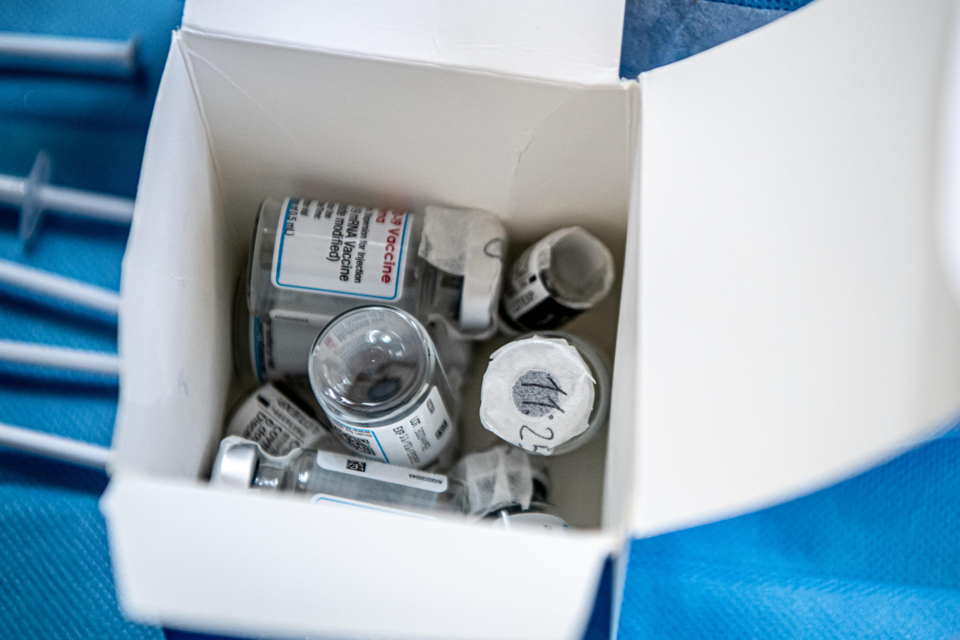 Vaccini, Ema-Ecdc: “Terza dose non urgente, solo per pazienti vulnerabili”