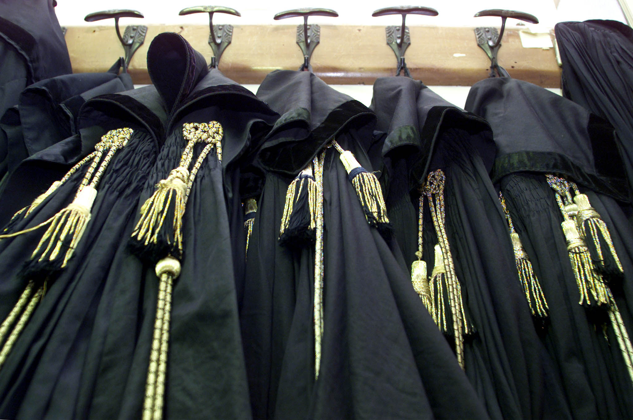 Quelle liti nel Pool come fra i polli di Renzo