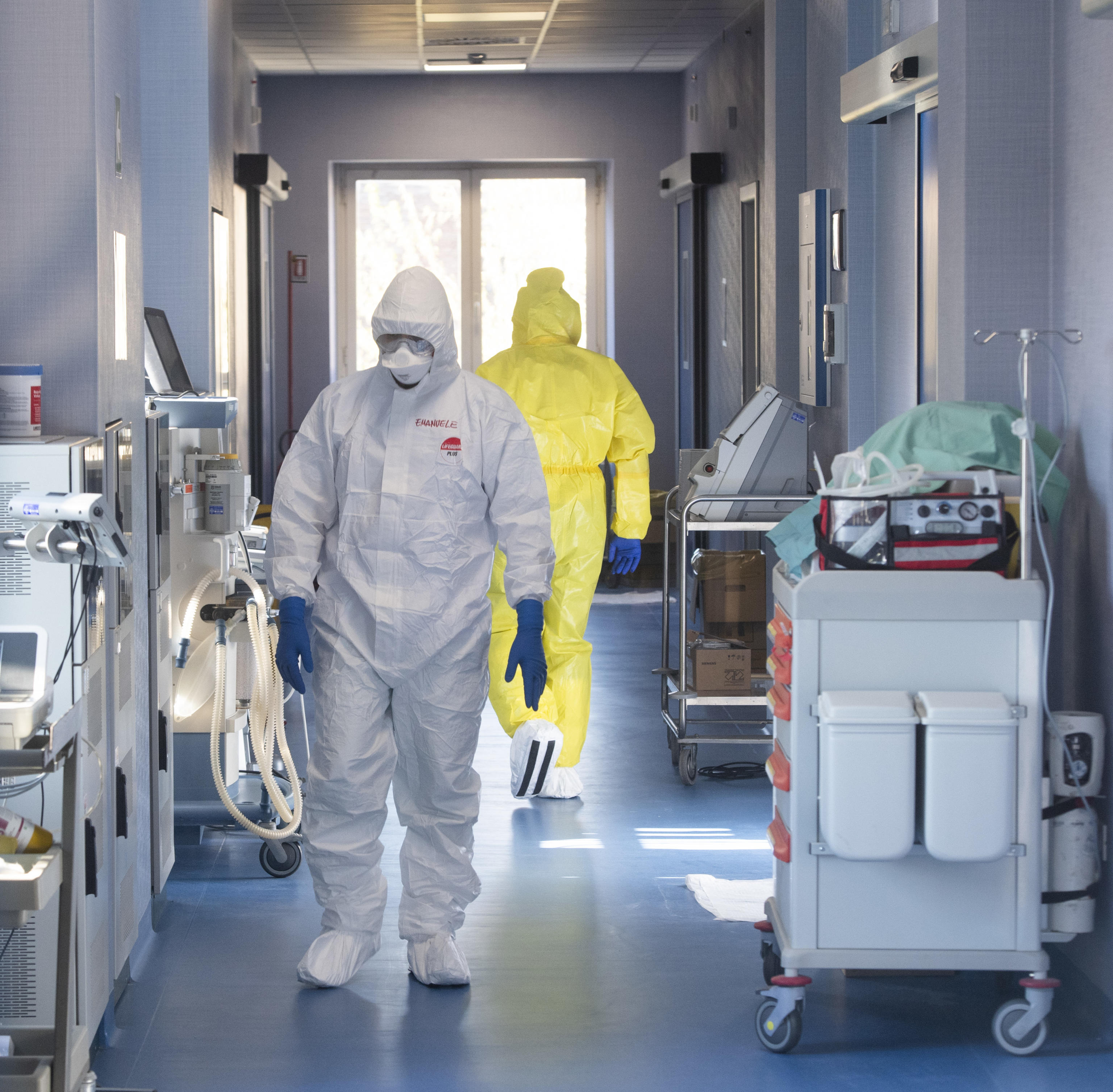 Covid, in calo ricoveri e terapie intensive