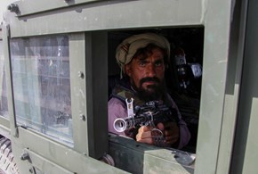 Invasi ma ricchi: Afghanistan tra grassati e grassatori