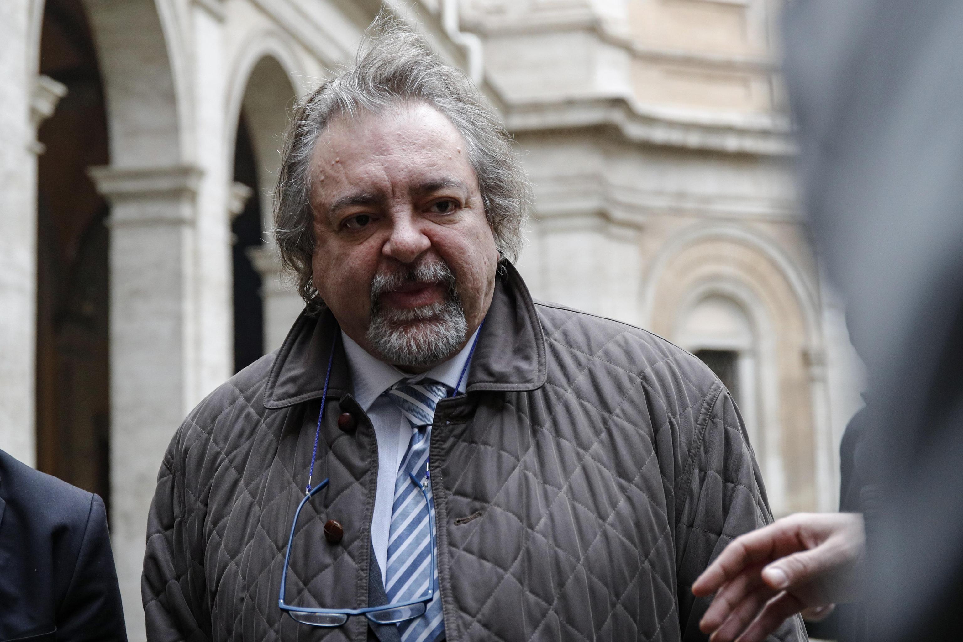 Giarrusso ama le manette