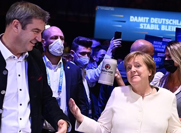 Ipnosi stile Merkel: la fatina teutonica