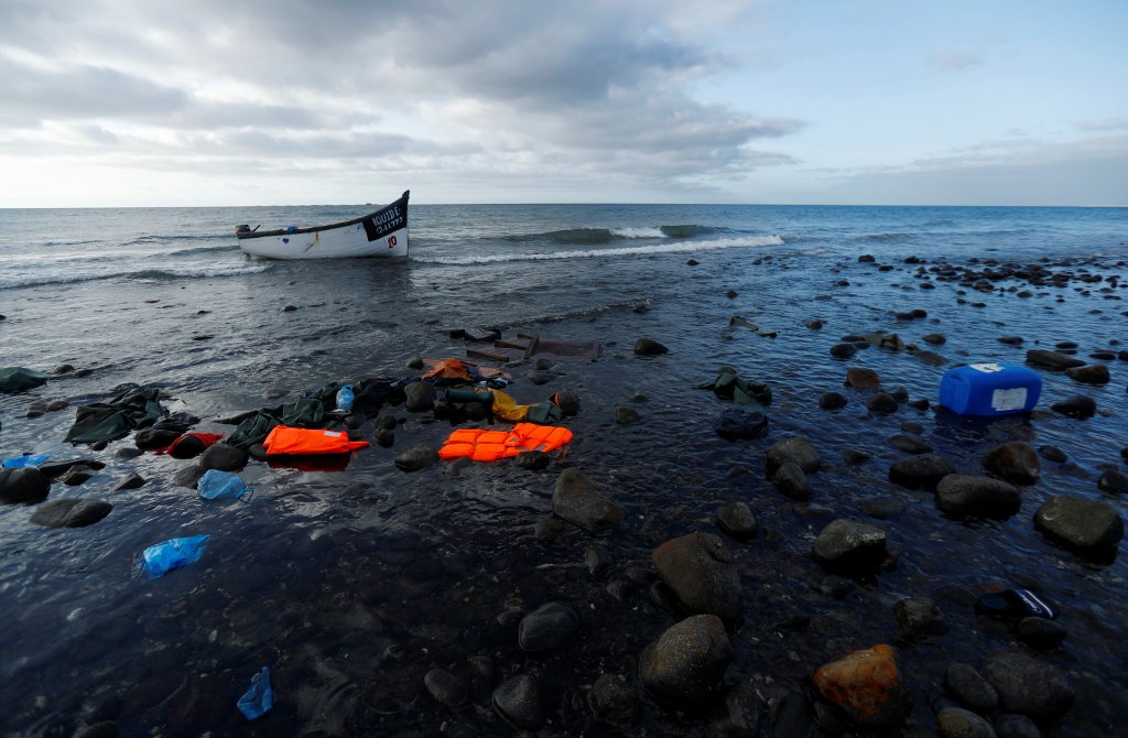 Migranti verso le Canarie: la “bara” atlantica