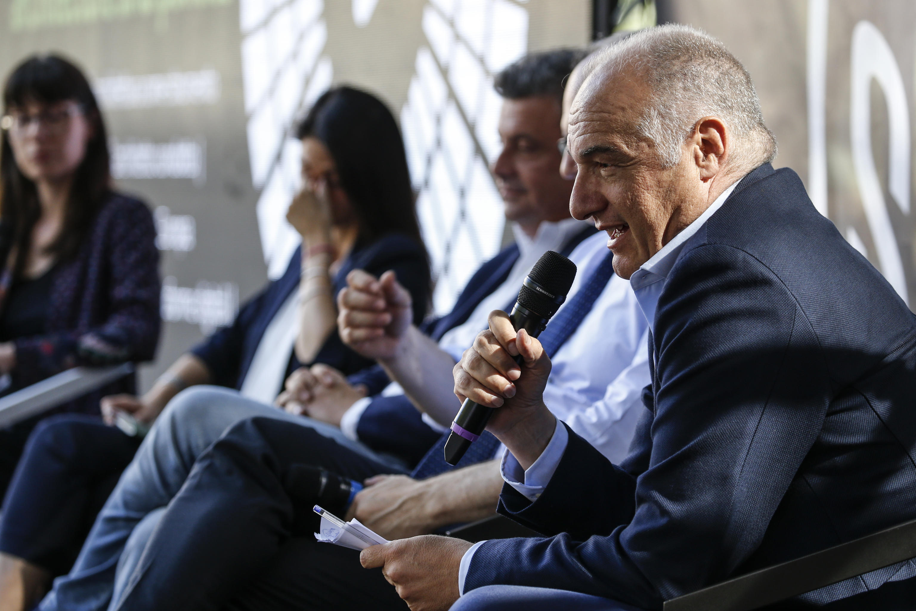 Michetti e Gualtieri: la ricerca dei voti di Raggi e Calenda