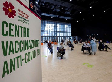 Terza dose per over 60 e “fragili”: semaforo verde
