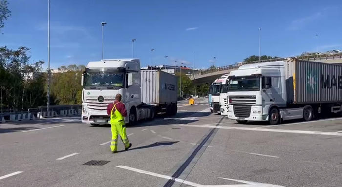 Porti e tir, rischio caos