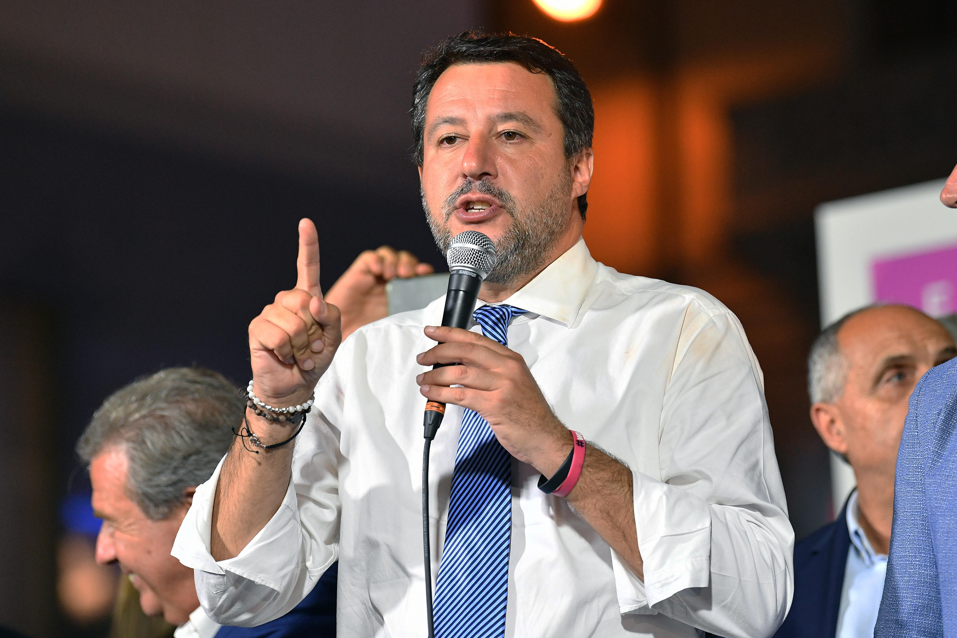 Salvini e il calumet della pace