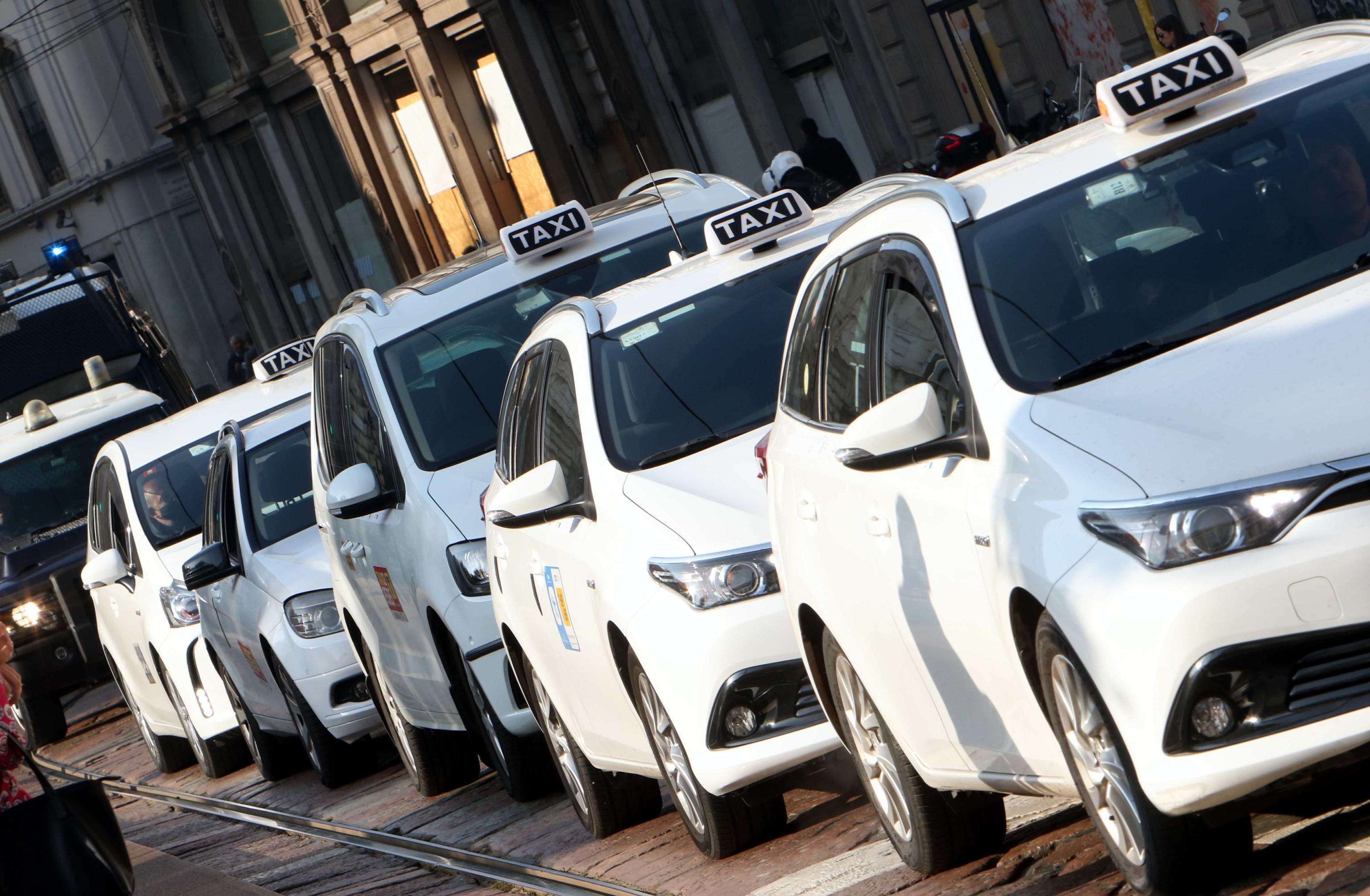 Ddl concorrenza, taxi in rivolta: sciopero il 24 novembre