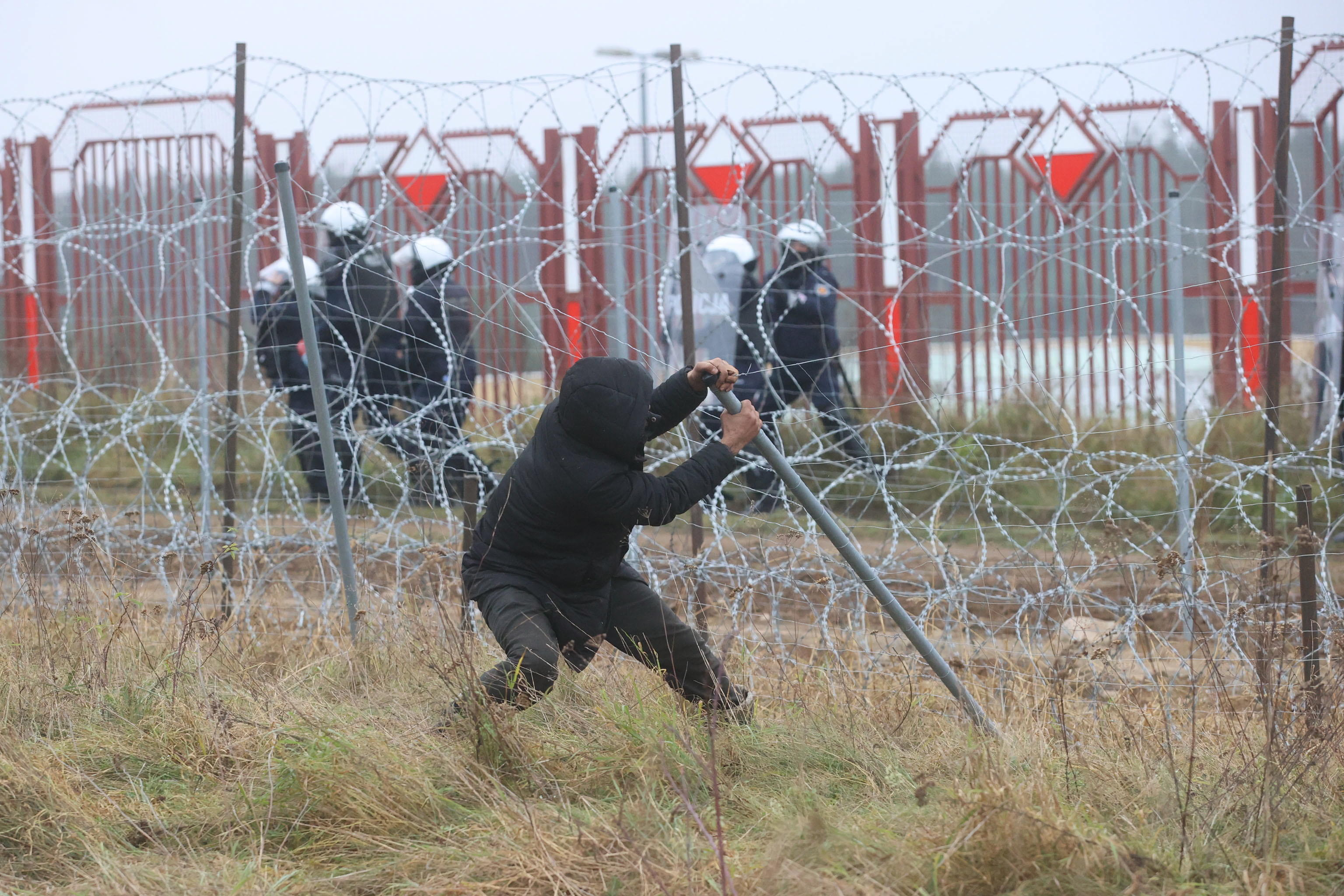 Polonia, cento migranti arrestati nella notte