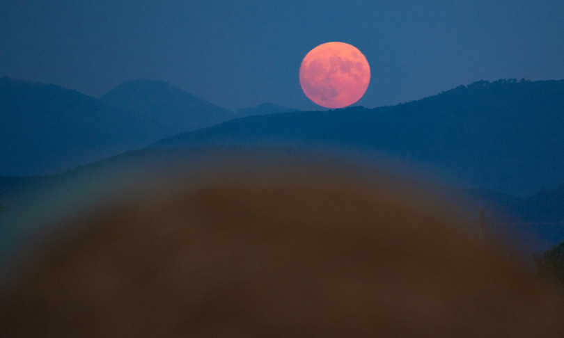 Domani l’eclissi lunare più lunga degli ultimi 580 anni 