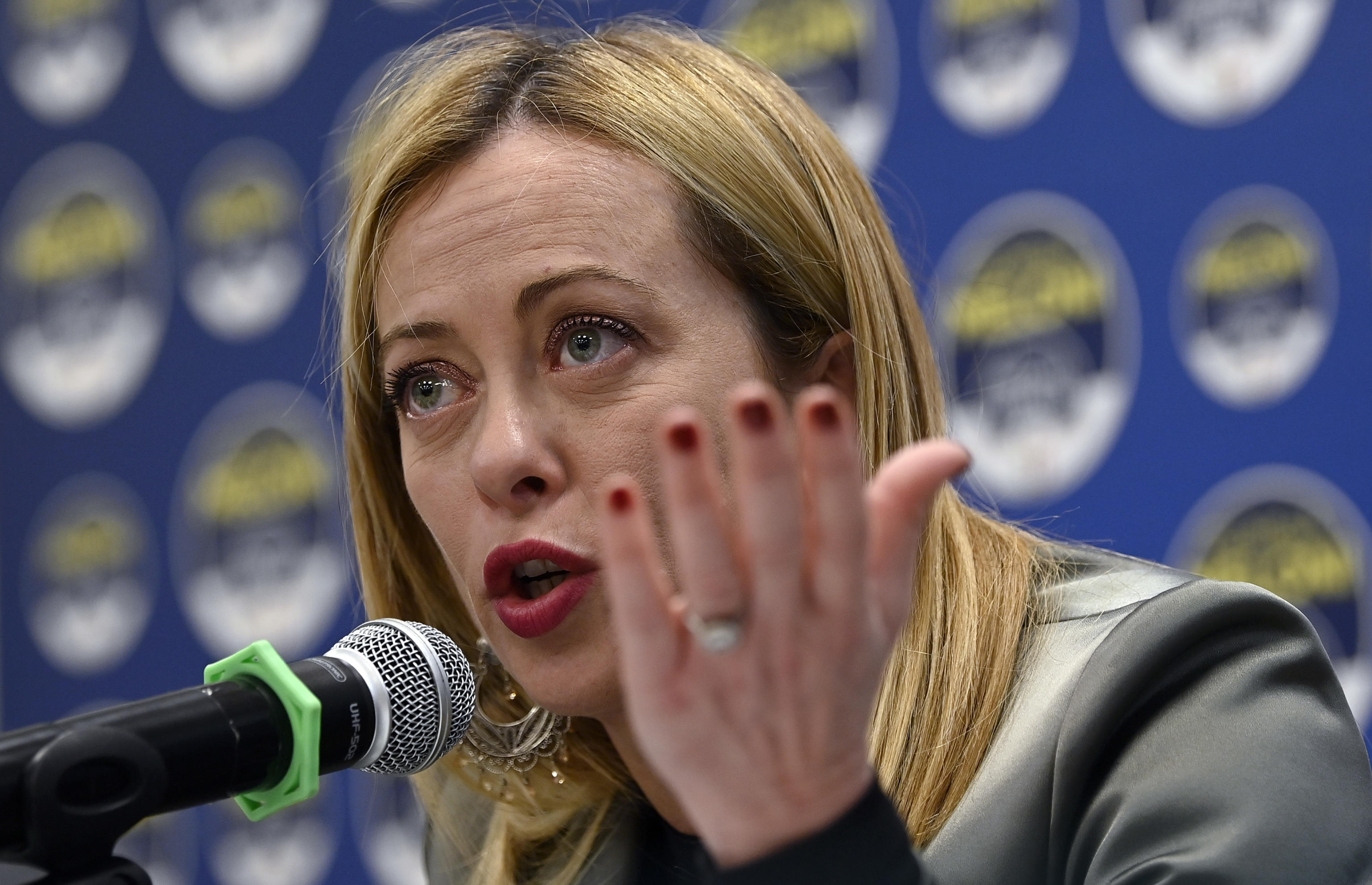 Quirinale, Meloni: “Berlusconi difenderebbe sovranità dell’Italia”