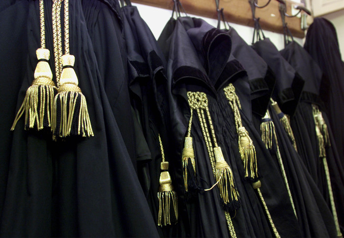 Morto per tutti ma non per la giustizia: e ora rischia il carcere