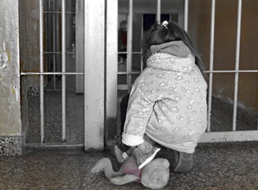 “Mai più bambini dietro le sbarre”