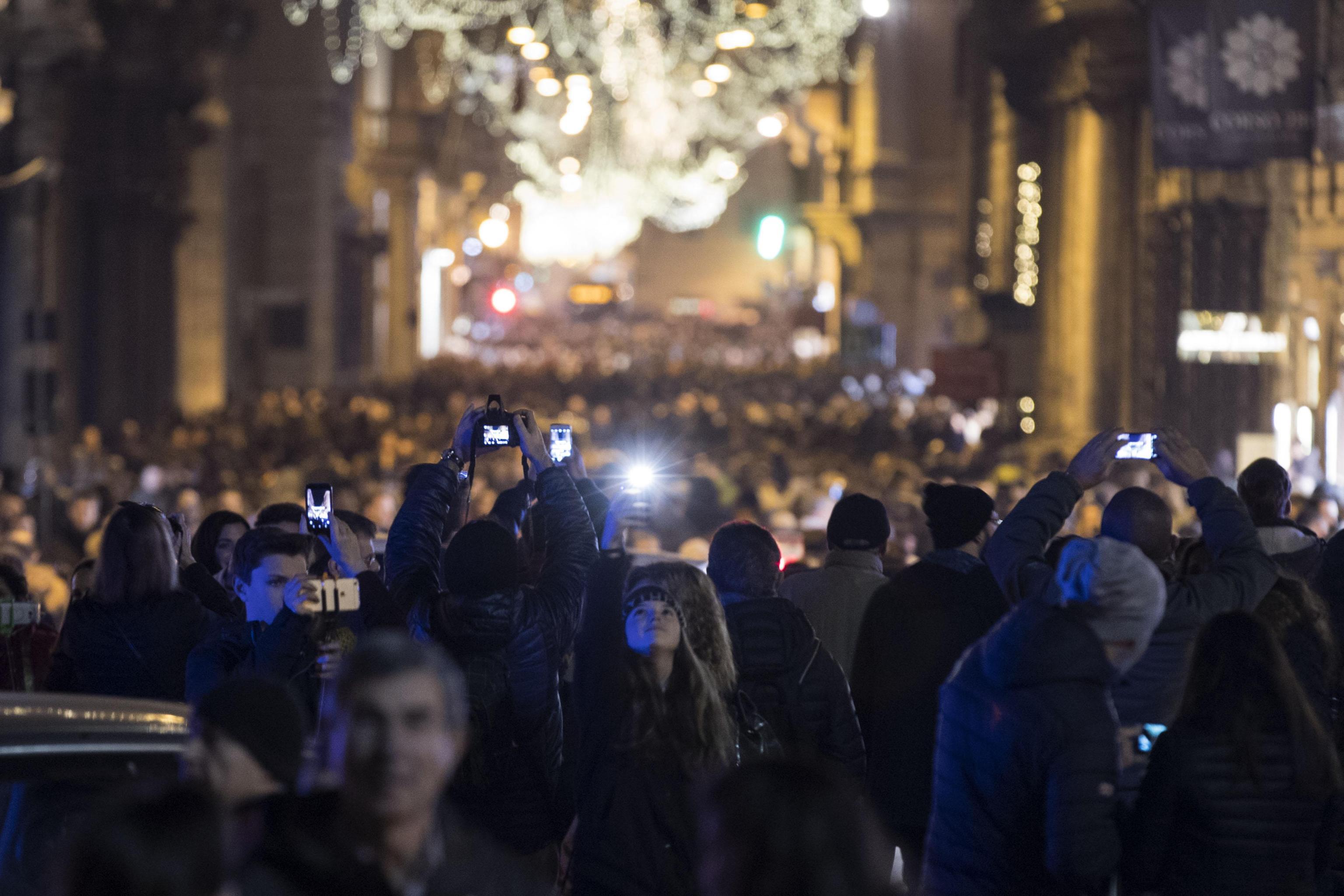 Omicron, regioni e colori: attesa per i dati