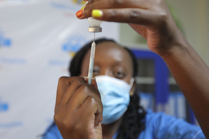 Vaccinare l’Africa? No, blindare i confini