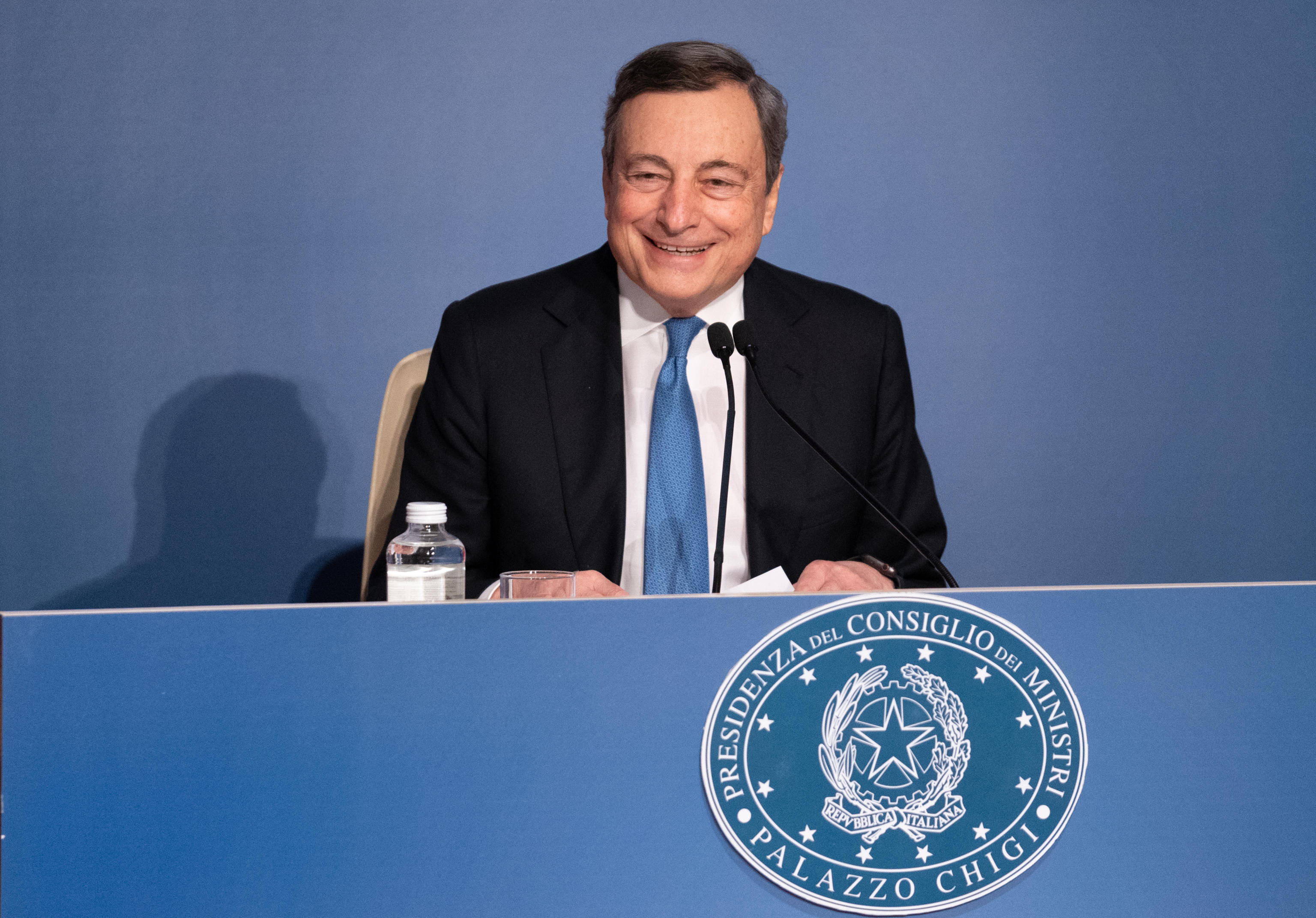 Draghi: scuola da proteggere, problemi per i non vaccinati