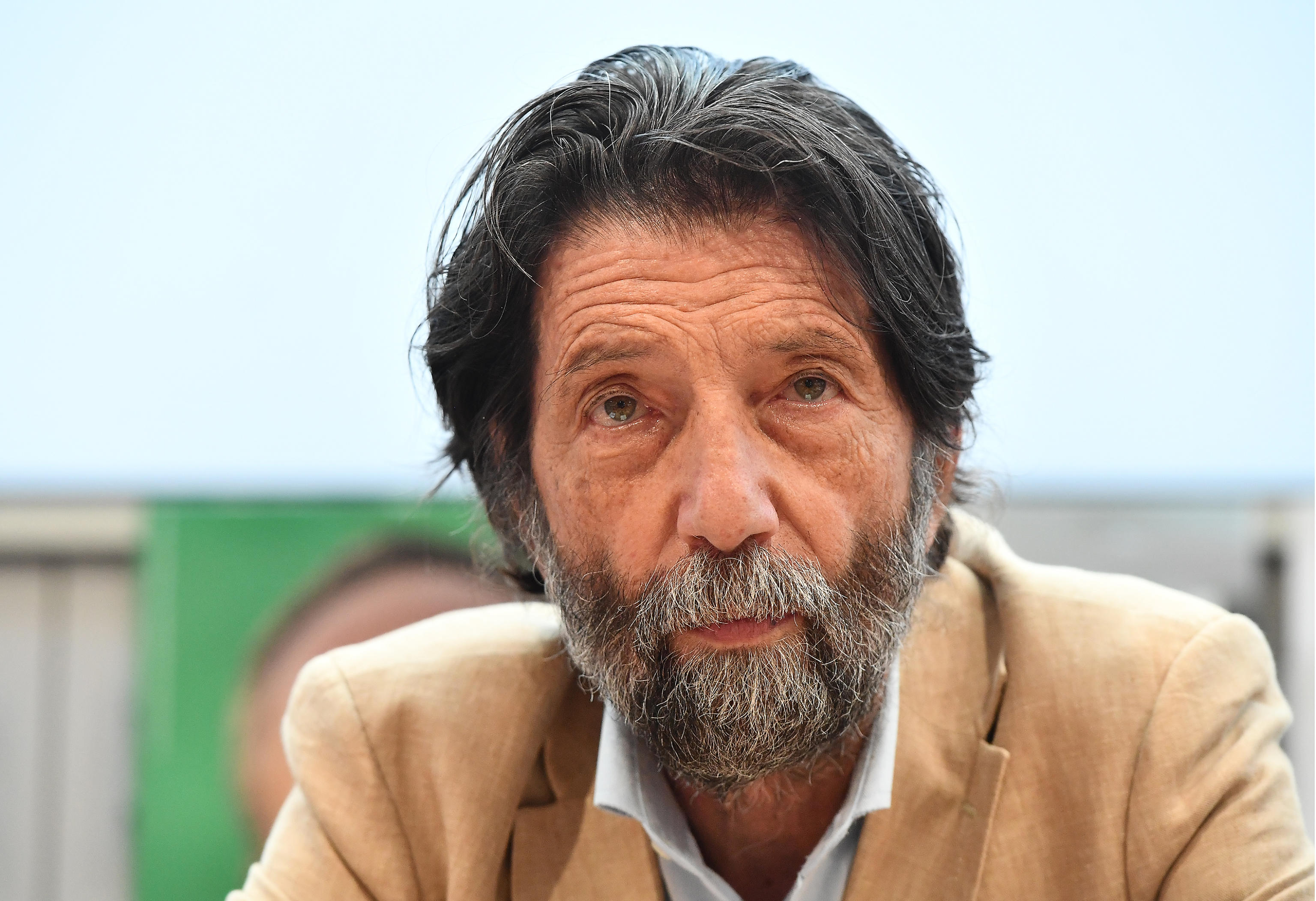 Cacciari: retorica e vecchi merletti