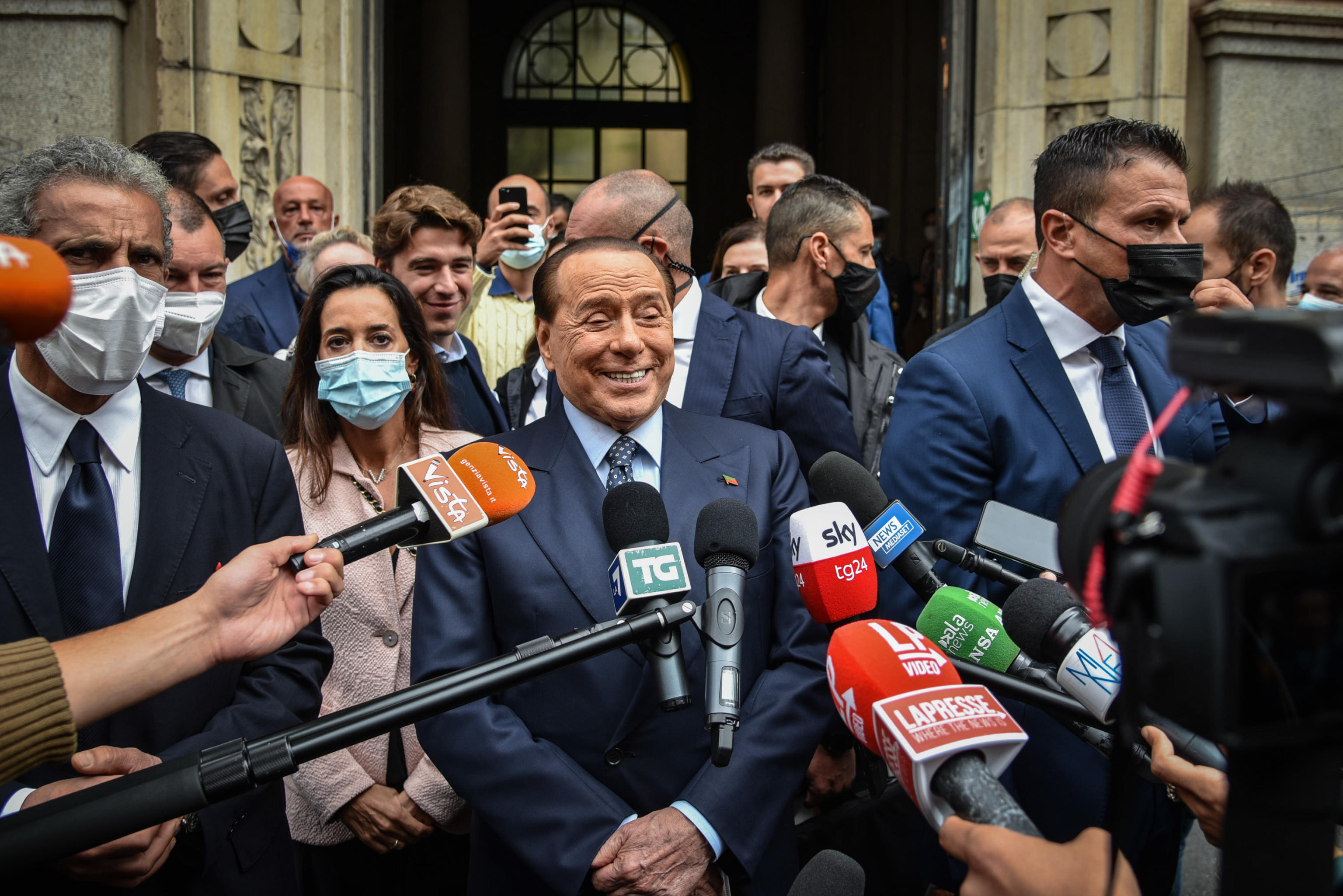 Perché Berlusconi, dato per scomparso, è riapparso