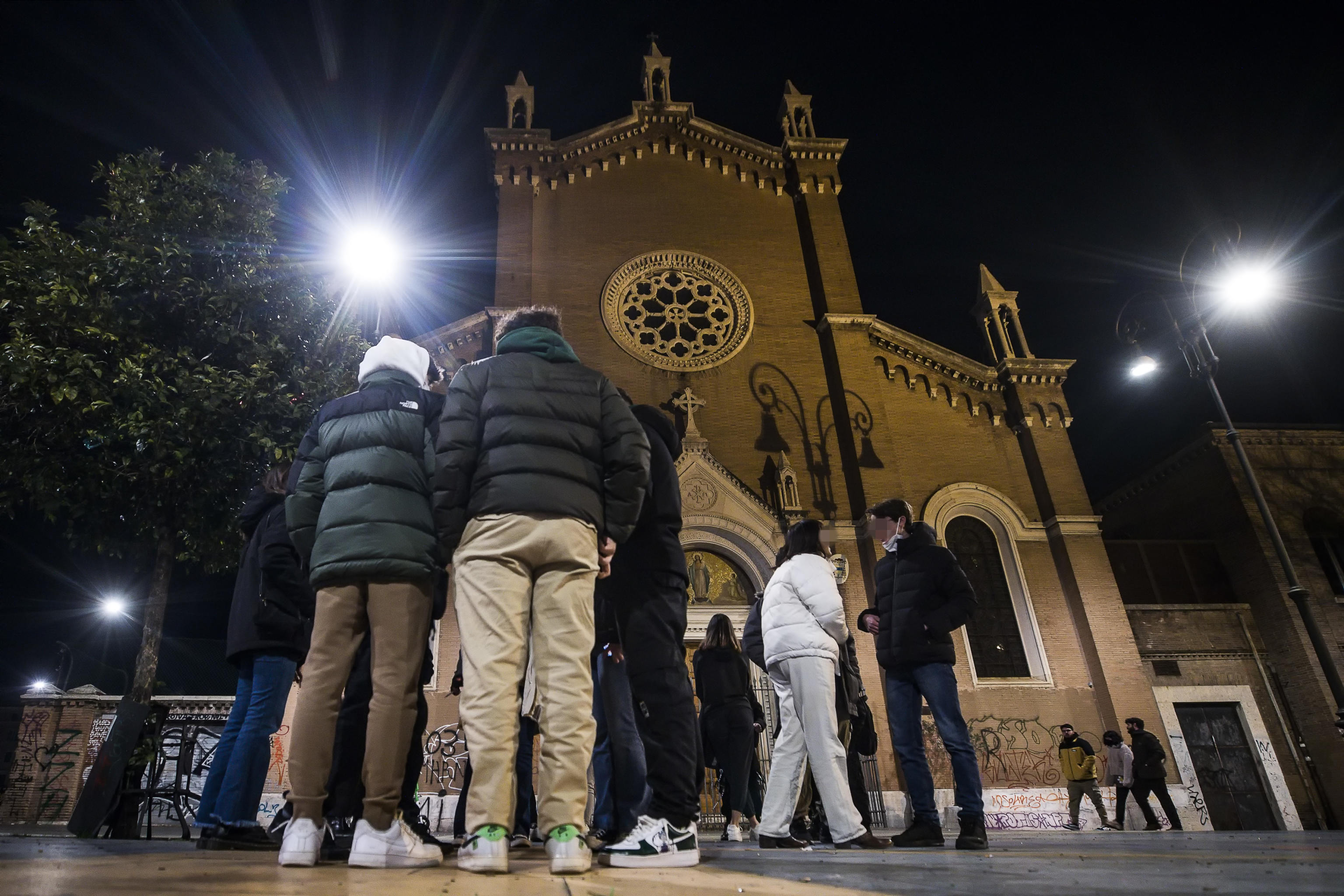 Covid, “tornare alla normalità”: appello delle Regioni