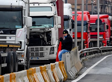 Prodotti marci e scaffali vuoti: lo sciopero dei Tir