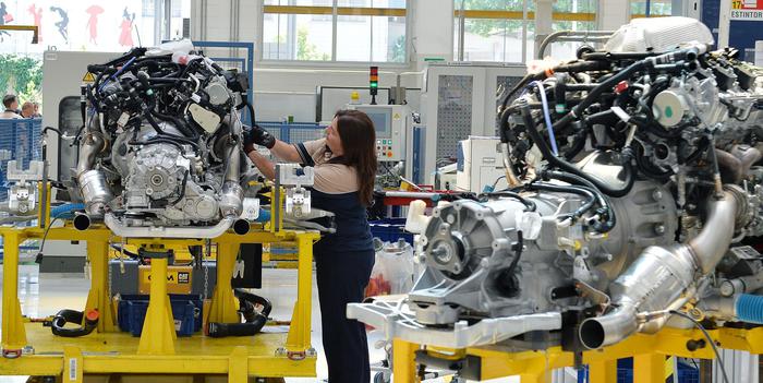 Istat, industria: fatturato in calo a dicembre