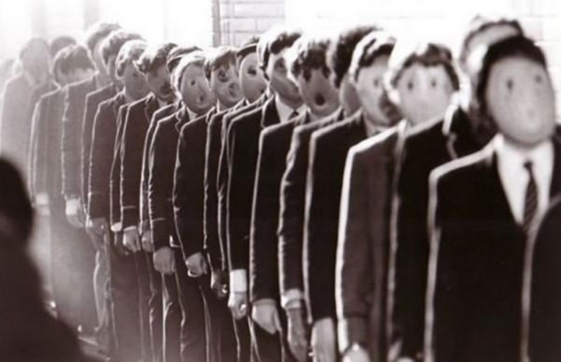 Il conformismo da Bar sport